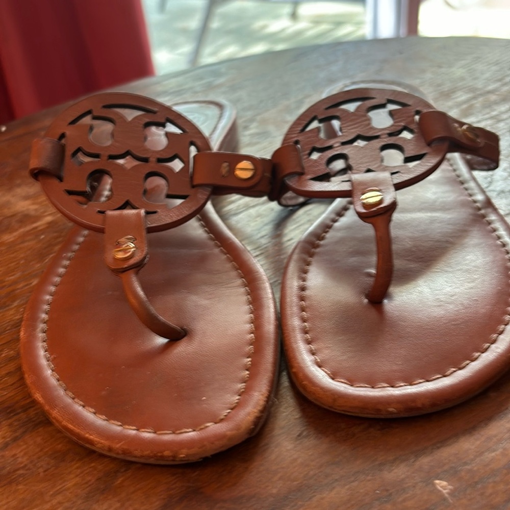 Tory Bruch ladies, flat sandals size 9 1/2.
